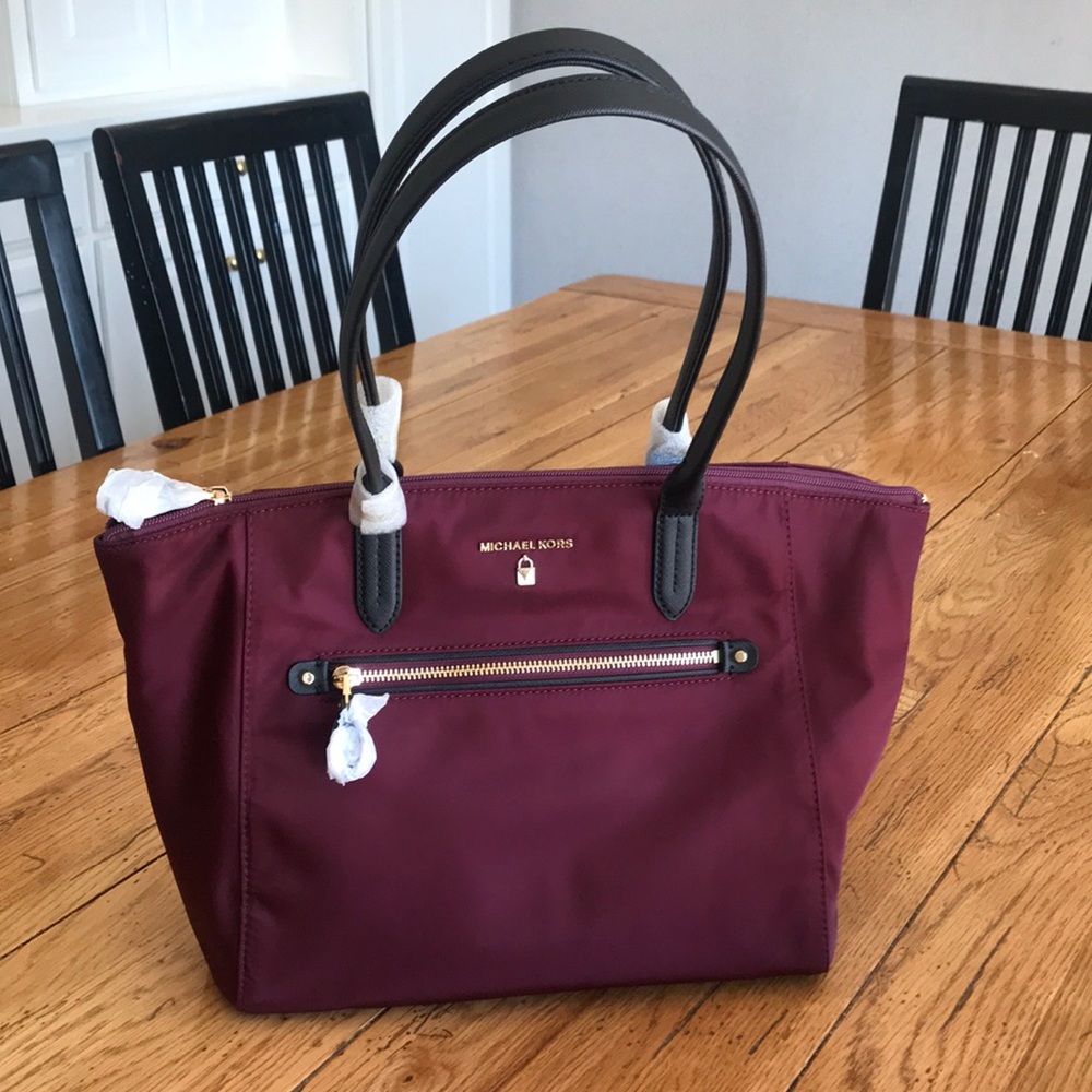 ✨NWT Nylon “Kelsey” Michael Kors Tote✨